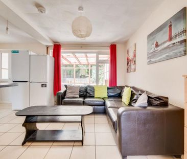 5 bedroom house to rent - Photo 2