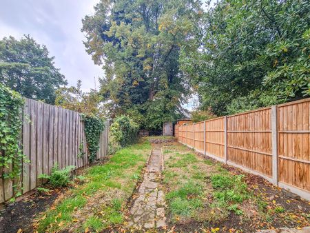 4 bedroom terraced house to rent - Photo 5