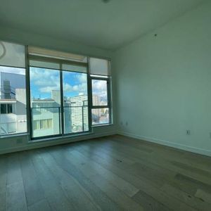 Amazing Studio Suite in the high rise building in English Bay West End - Photo 2