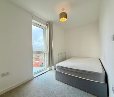 3 bedroom flat to rent - Photo 2