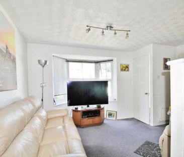 2 bedroom end of terrace house to rent - Photo 2