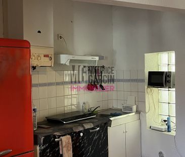 A LOUER - TRIPLEX BEAUMES DE VENISE - 4 pièces 82.70m² - Photo 5