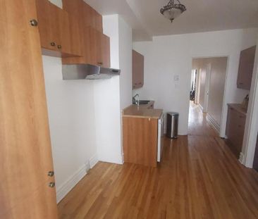 VERDUN Joli Logement NON-FUMEUR 4 1/2 + VÉRANDA - Photo 3