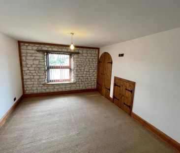 High Street - Photo 6