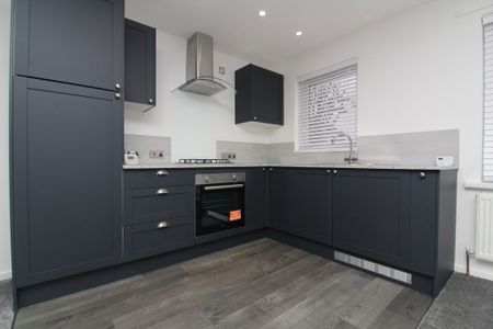 1 Bedroom Semi-Detached Bungalow - Photo 4