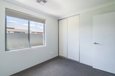 Stylish low-maintenance unit in the heart of Baldivis. - Photo 3