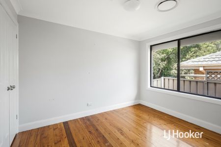 Beautiful 4 Bedroom Home with Swimming Pool! - Photo 5