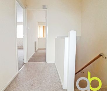 Bryon Gardens, Tilbury, rm18 - Photo 4