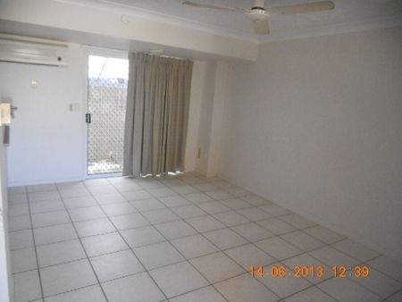 5/10 Vivian Street, Pimlico - Photo 2