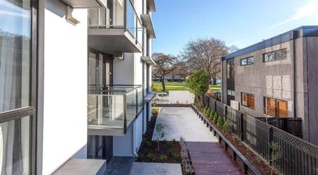 Latimer Square Central City Living! - Photo 4