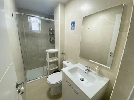 Calle de Valderrobres, Madrid, Community of Madrid 28022 - Foto 4