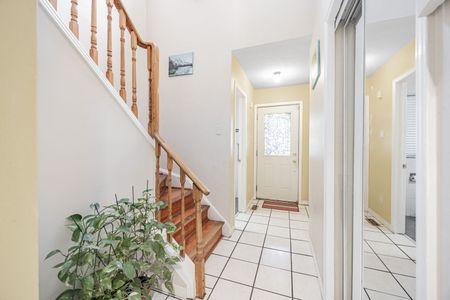 For Lease - 356 Laurentian Avenue, Mississauga, Ontario - Photo 4