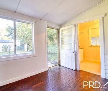 Refreshed 3 Bedroom Home in Convenient Location - Photo 5