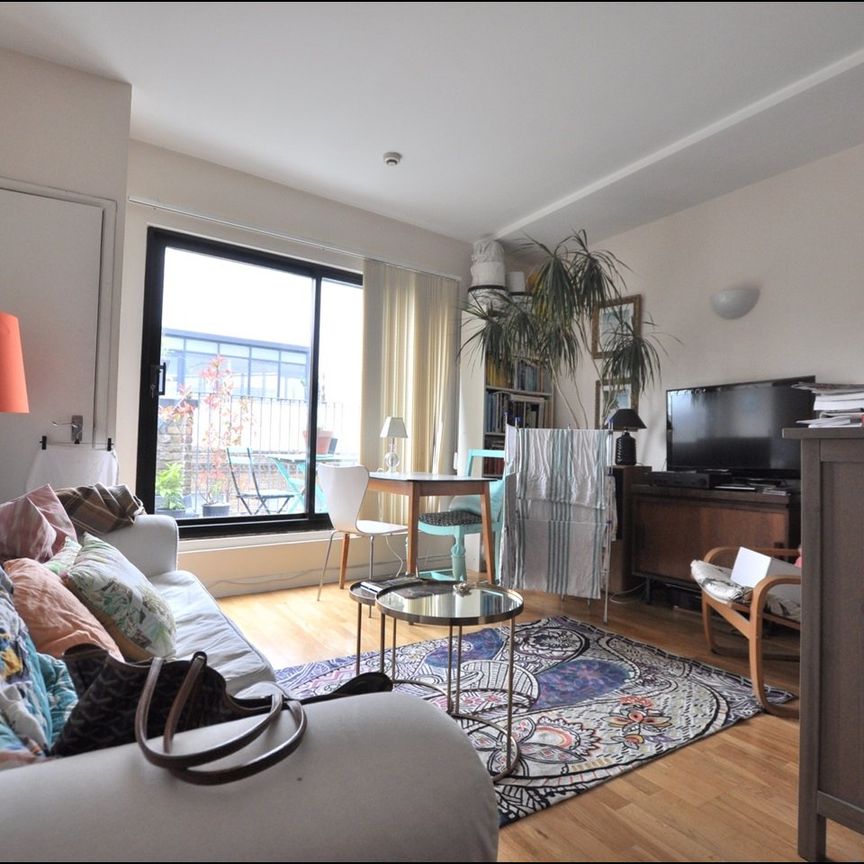 1 Bed Flat, Great Eastern Street, EC2A - Photo 1