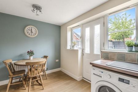 2 bedroom terraced house to rent - Photo 2