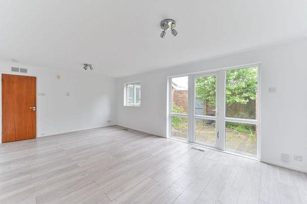 5 bedroom semi-detached house to rent - Photo 1