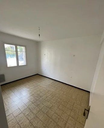 Location Appartement - Saint-André-de-la-Roche - Photo 3