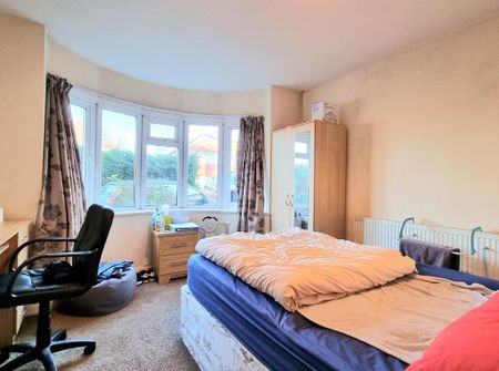 5 bedroom semi-detached house to rent - Photo 3