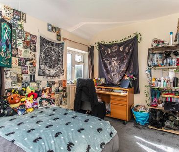 5 bedroom semi-detached house to rent - Photo 2