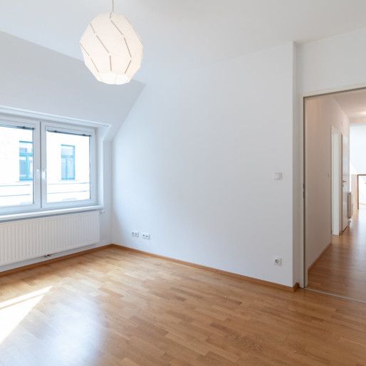 ZWISCHEN NASCHMARKT UND HAUS DES MEERES - HELLE UND FREUNDLICHE 3 ZIMMER-TERRASSENWOHNUNG MIT GARAGENPLATZ - Foto 1