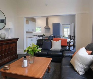 Stunning Three Bedroom Villa - Photo 2