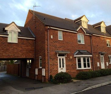 4 bedroom semi-detached house to rent - Photo 1