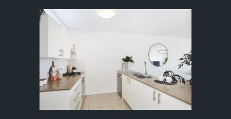 Modern Two-Bedroom Apartment in Prime Arncliffe Location - Photo 5