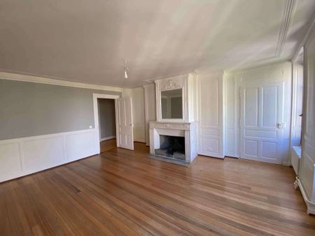 Superbe appartement de caractère de 6 pièces à la Vieille-Ville - Photo 2