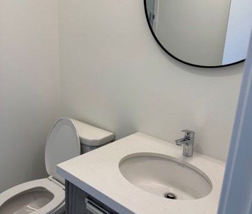 For Lease - 120 Matawin Lane, Richmond Hill, Ontario - Photo 2