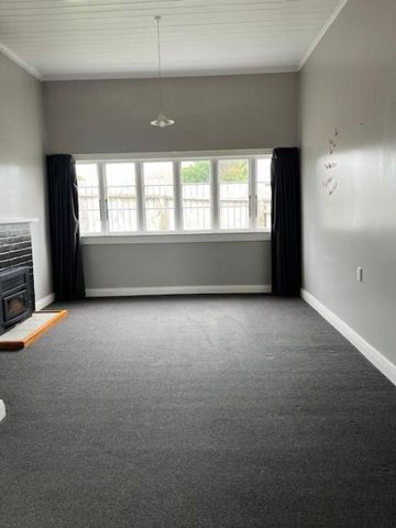 Handy two-bedroom - Photo 2