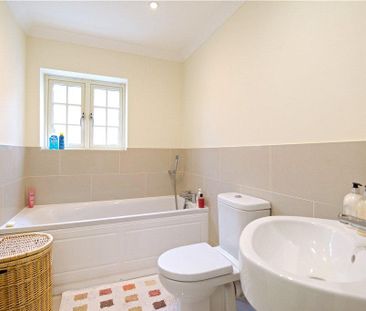 5 bedroom detached house to rent - Photo 3