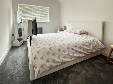 3 bedroom detached house to rent - Photo 3