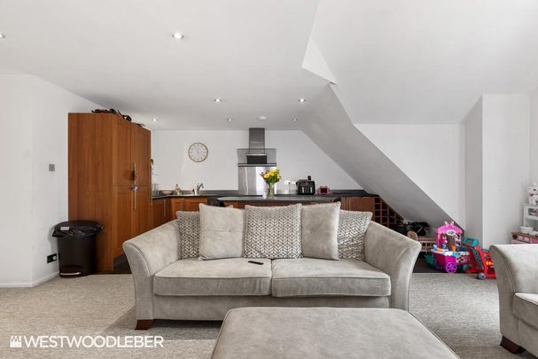 2 bedroom penthouse to rent - Photo 1
