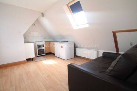 Crowborough Road, Southend On Sea - Photo 3