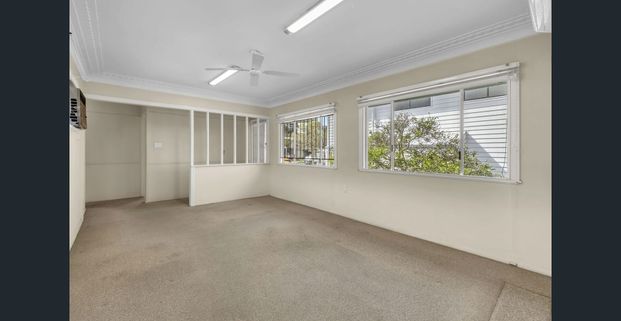 Charming 3-Bedroom Cottage in Prime Coopers Plains Location - Photo 1