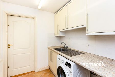 4 bedroom bungalow to rent - Photo 3