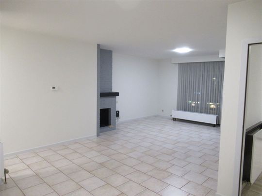 Appartement met 2 slaapkamers in centrum van Sint-Truiden. - Photo 1