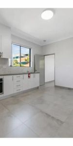 “One Bedroom Unit With Car space” - Photo 3