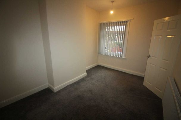 3 bed End of Terrace House - Photo 1