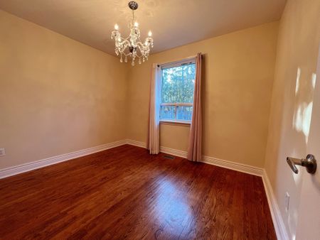 For Lease - 382 Blue Grass Boulevard, Richmond Hill, Ontario - Photo 2