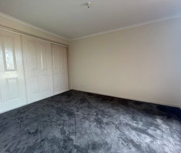 Spacious and Bright 3-Bedroom Home in Epping - Photo 5