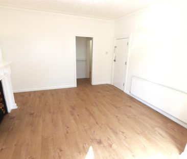 Rayleigh Avenue, Westcliff On Sea - Photo 1