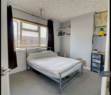 2 bedroom maisonette to rent - Photo 2