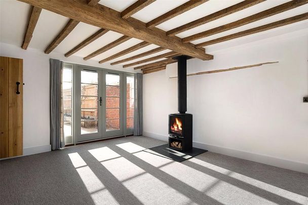 4 bedroom semi-detached house to rent - Photo 1