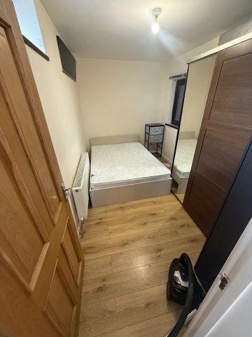 2 Bed Flat, New Cross, SE14 - Photo 5