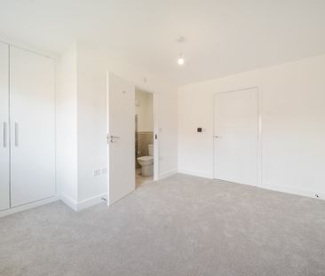 Throwster Drive, Sudbury - Photo 1