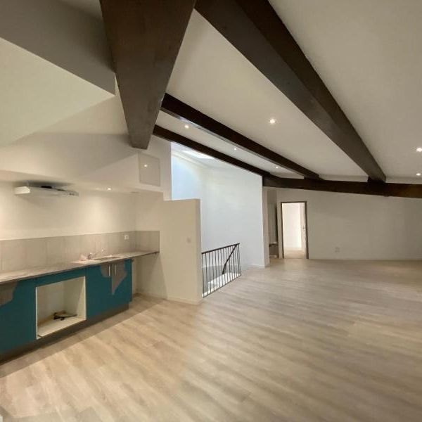 Location Appartement 3 pièces 89m² ST MAXIMIN LA STE BAUME 83470 - Photo 1