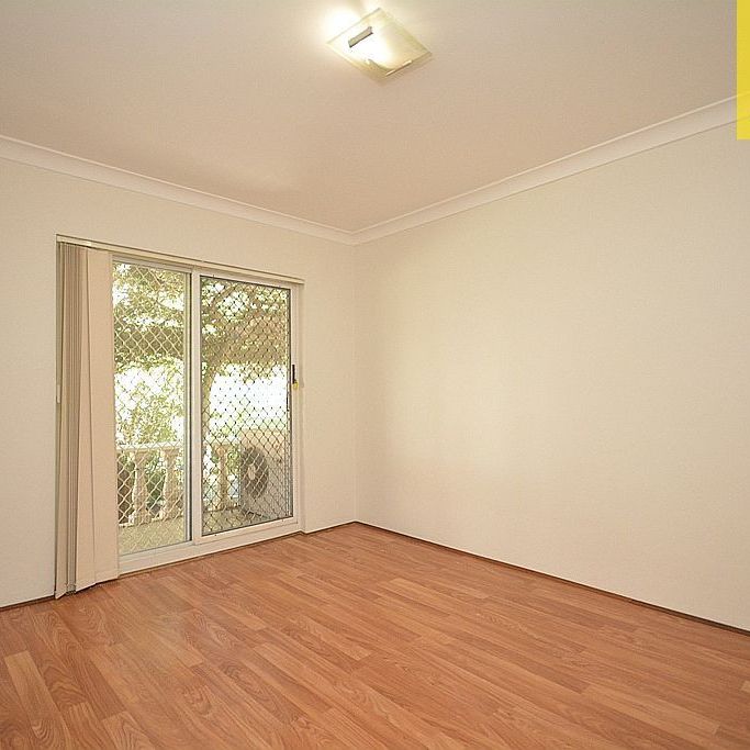 Freshly Painted & Ready to Move In - Modern 2-Bedroom Unit in Prime Granville Location - Photo 1