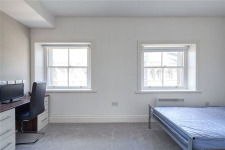 Tite Hall, Huddersfield, HD1 - Photo 3