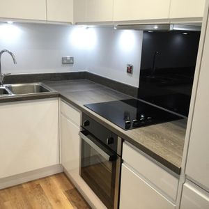 1 bedroom flat to rent - Photo 2